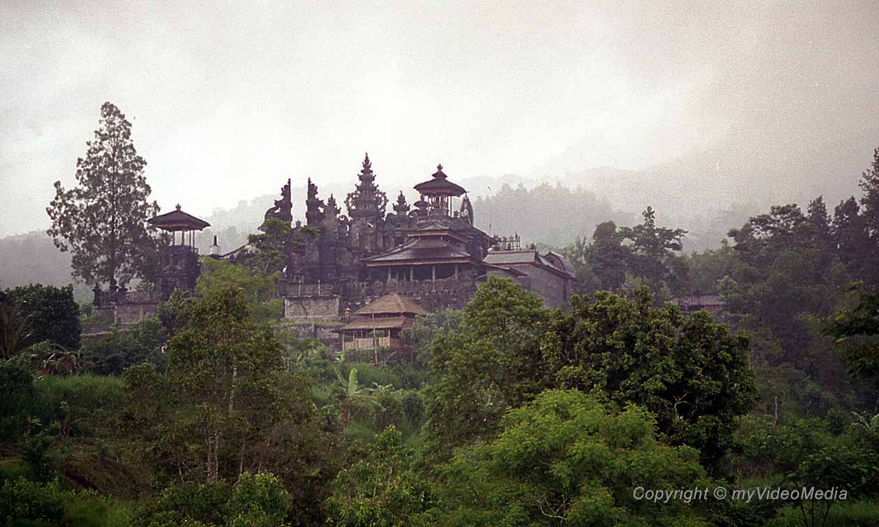 pura besakih tempel