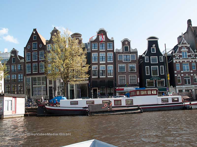 Dancing houses Amsterdam