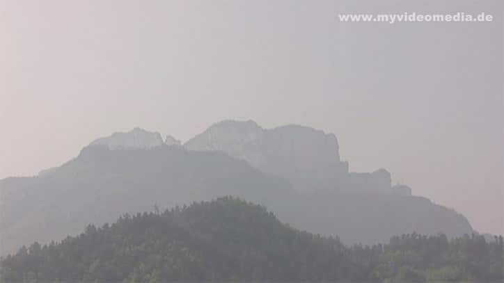 sleeping Mao - Xiling Gorge