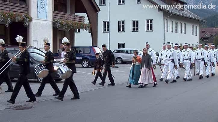 Entry for the dance of the miners