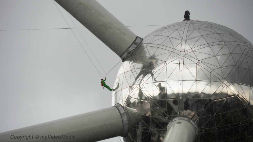 Highliner_fighting with the Atom