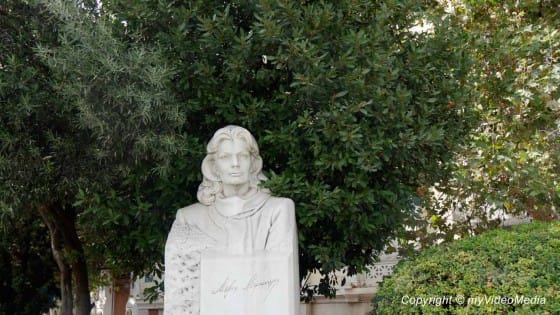 Bust of  Melina Mercouri