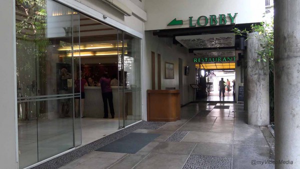 Eingang Navalai River Resort