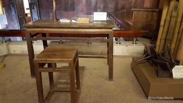 Schreibtisch von Ho Chi Minhs Vater