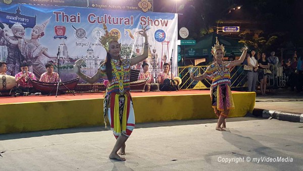 Thai Cultural Show dancing