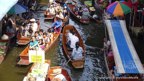 Damnoen Saduak Floating Market