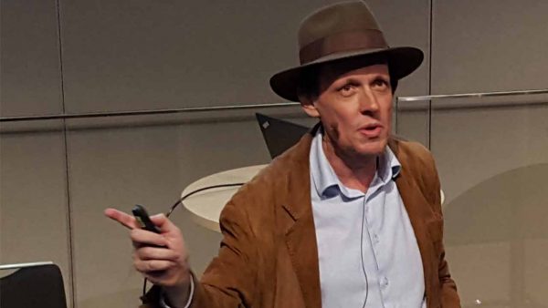 Shane Dallas - The Travel Camel