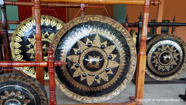 Trommeln in Baan Saimon