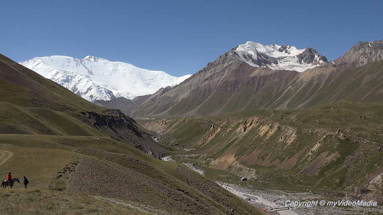 Auf dem Weg zum Pik Lenin Basislager