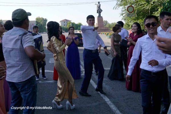 Hochzeitssaison in Osch