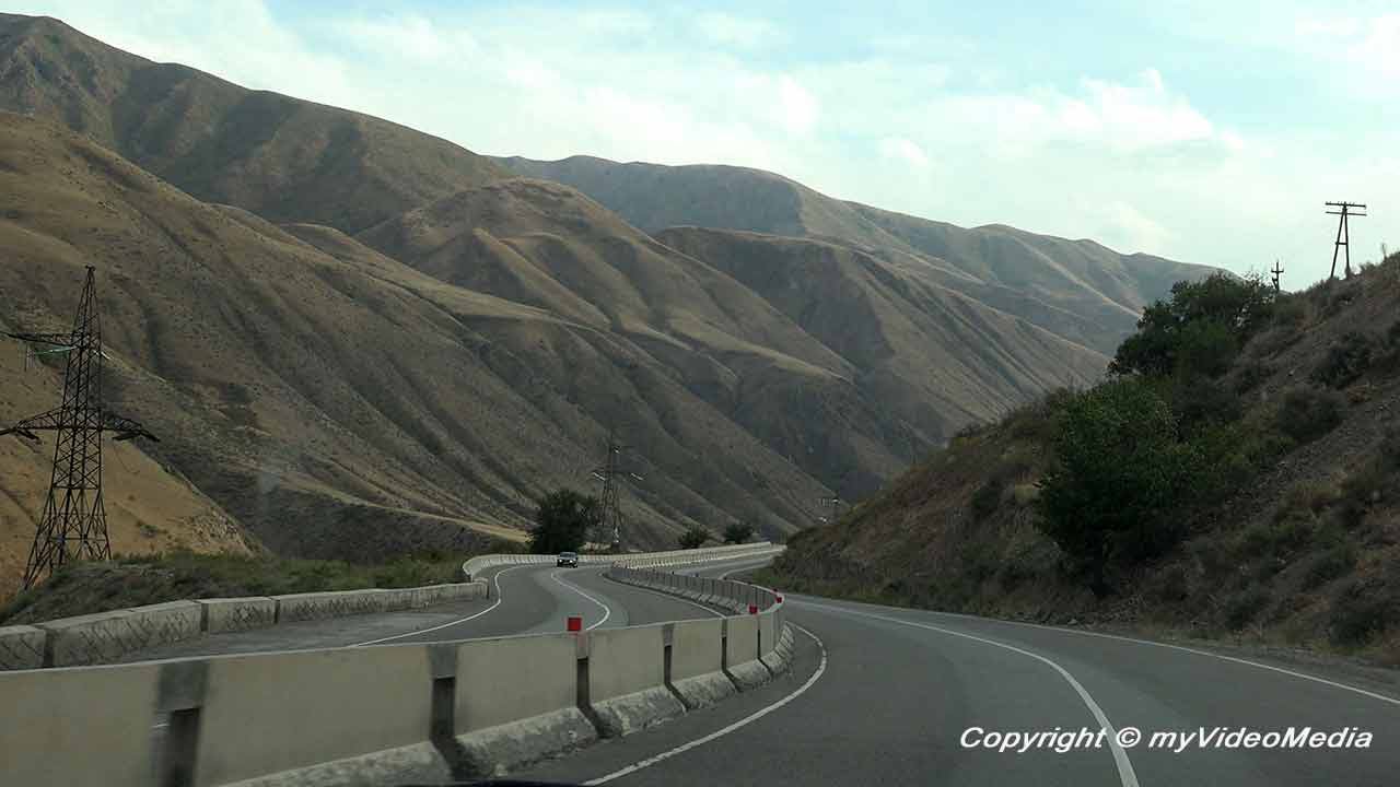 Burana-Turm zum Almaluu Yurt Camp