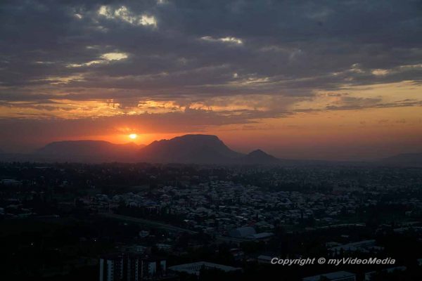 Sonnenuntergang Panorama Restaurant Osh
