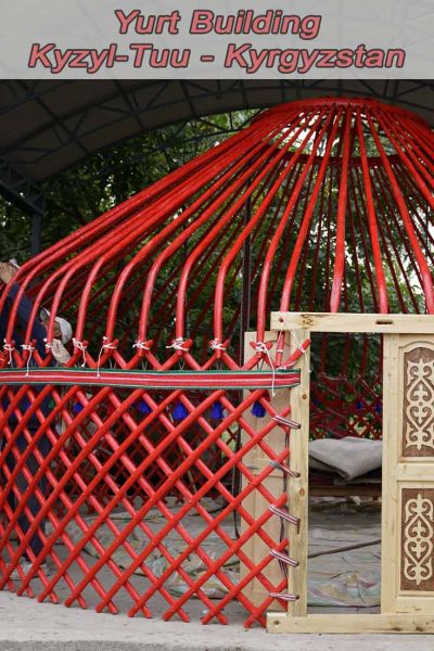 Yurt Building in Kyzyl-Tuu