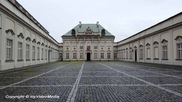 Palast unter dem Blechdach