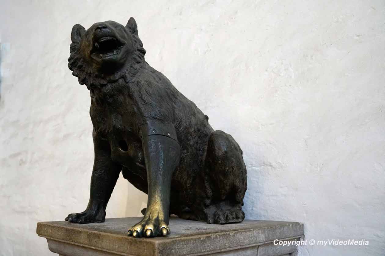 Bronze Bärin Aachener Dom