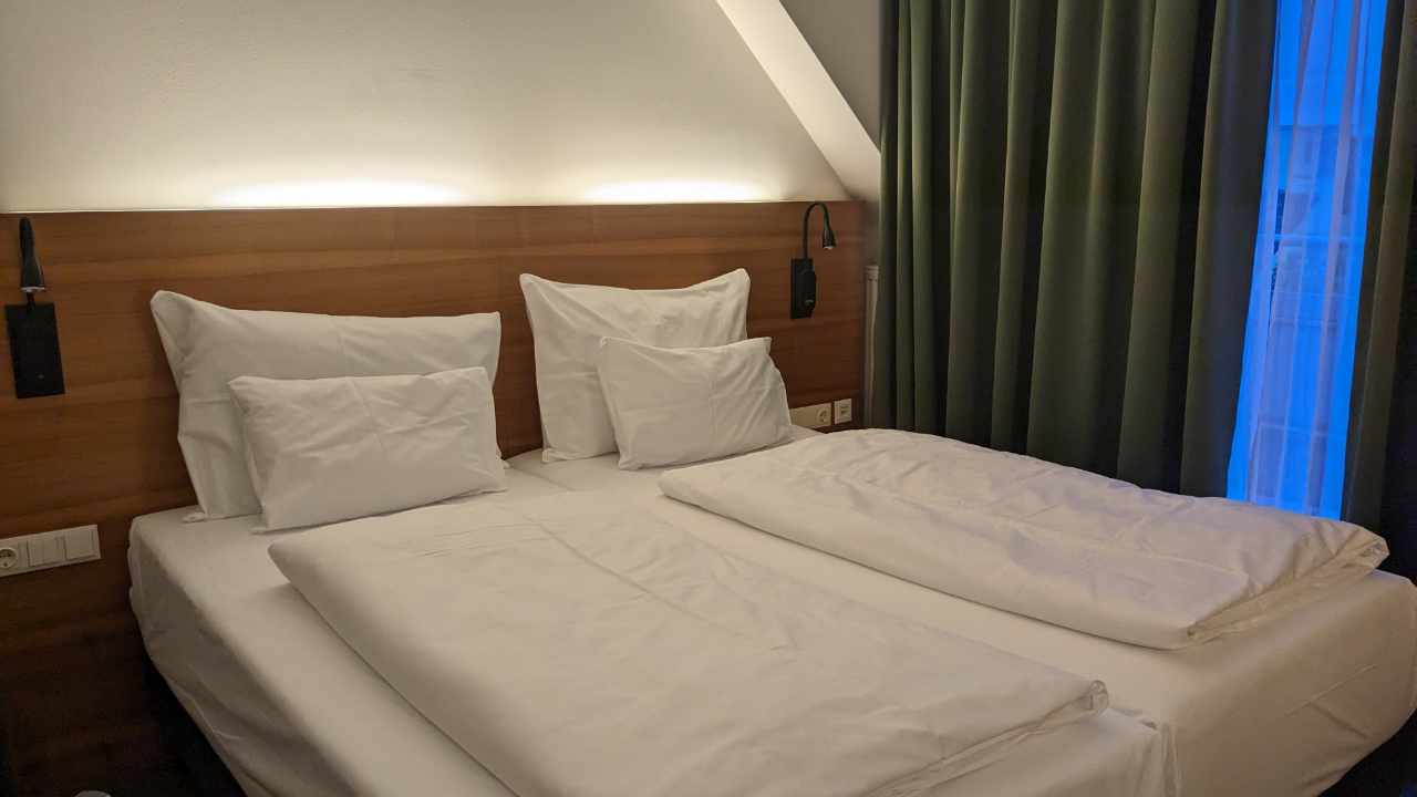 Im Zimmer Trend Hotel beim Theresianum