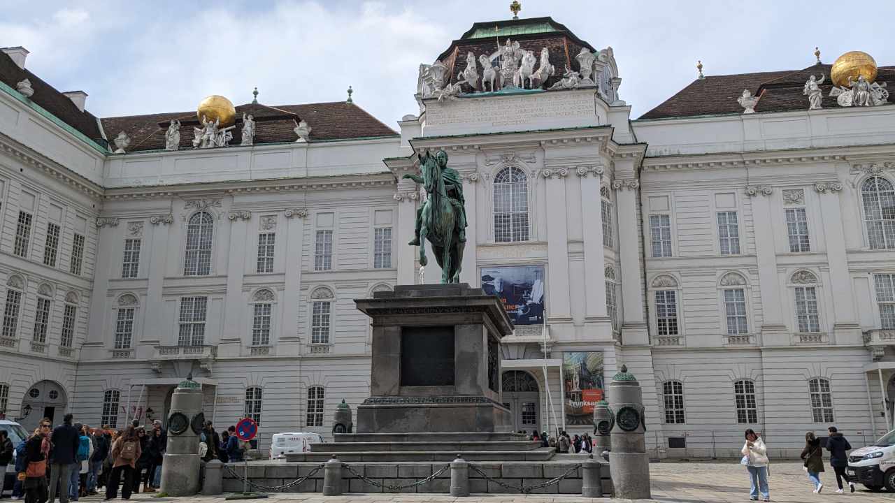 Eingang Österreichische Nationalbibliothek<br>