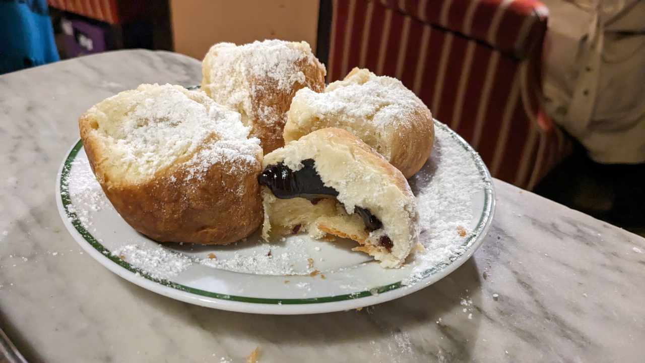 Buchteln at Café Havelka
