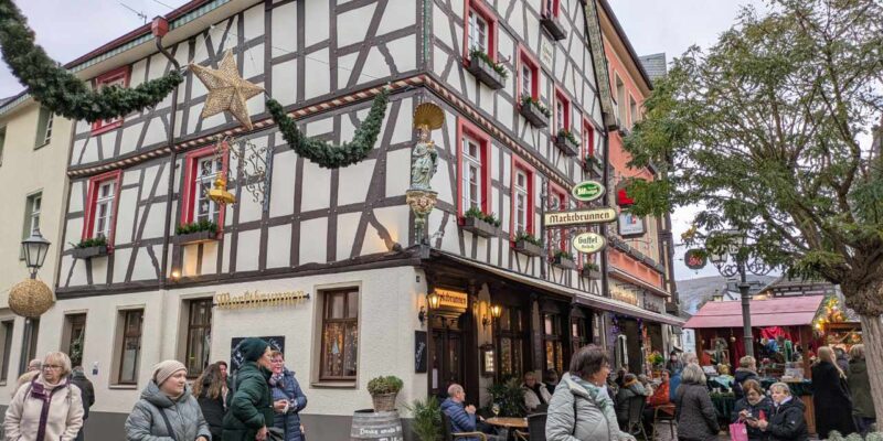 Bad Neuenahr-Ahrweiler mit Weihnachtsdekoration