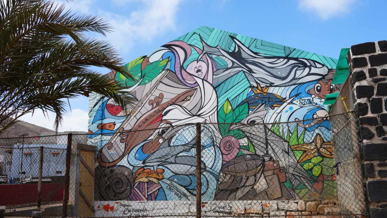 graffiti mural by David Leone Lima Manteiro