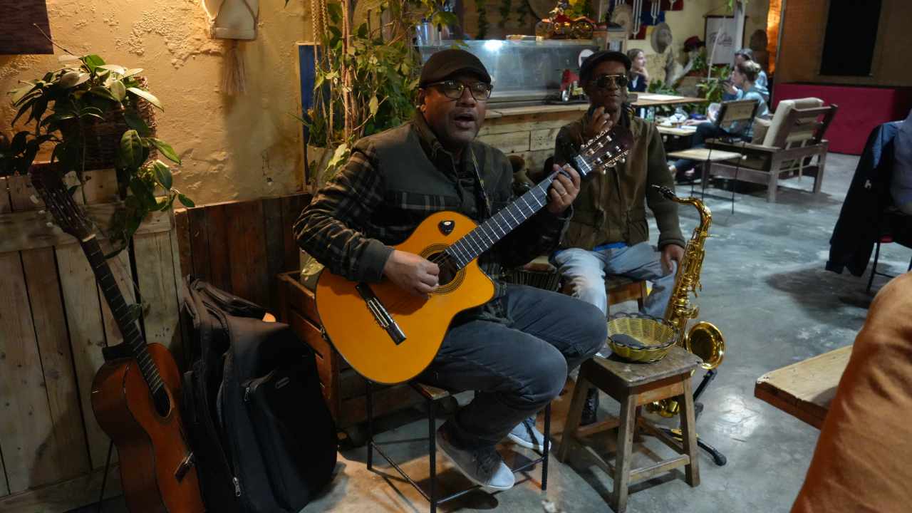 Music in Restaurant la Pergola